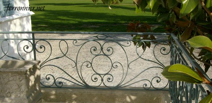 Ballustrade en ferronnerie d'art de terrasse exterieure